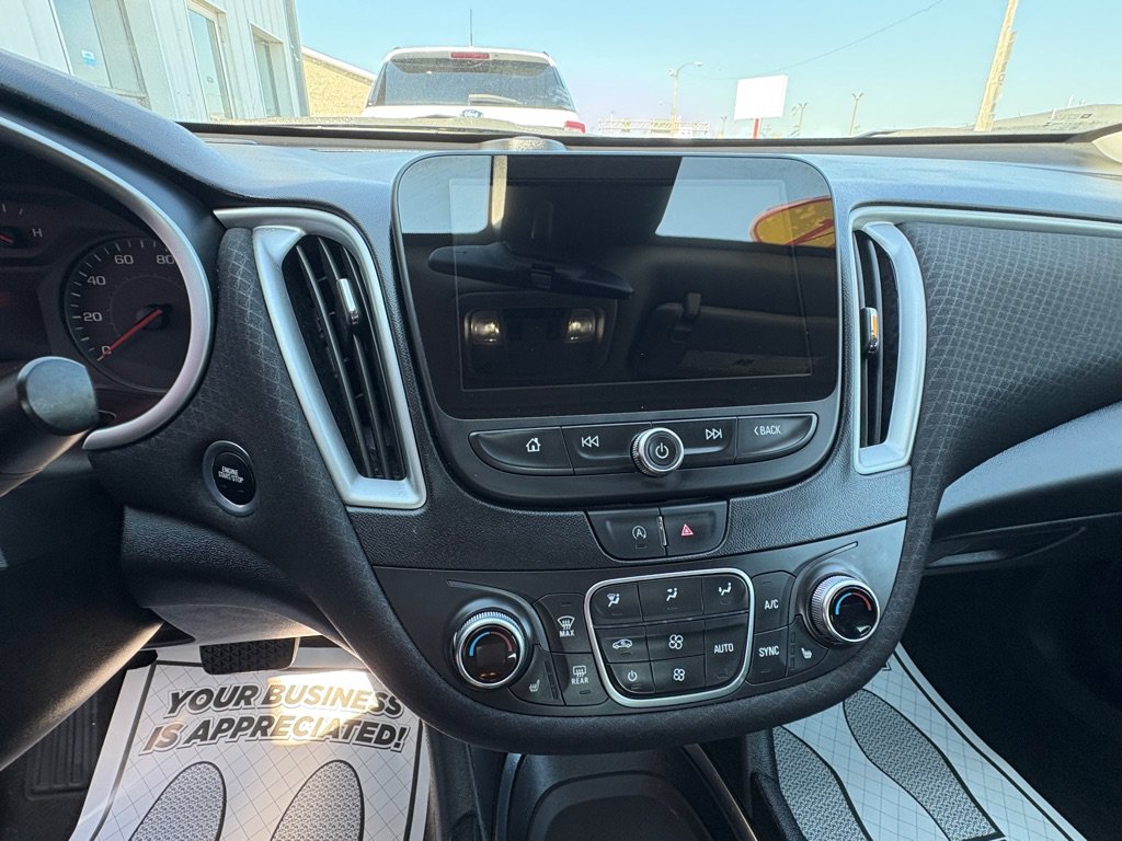 Used 2024 Chevrolet Malibu LT FWD image 9