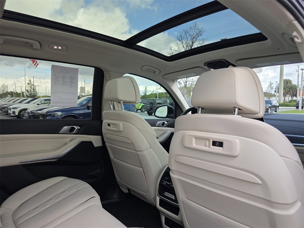 Used 2022 BMW X7 xDrive40i w/ Premium Package image 12