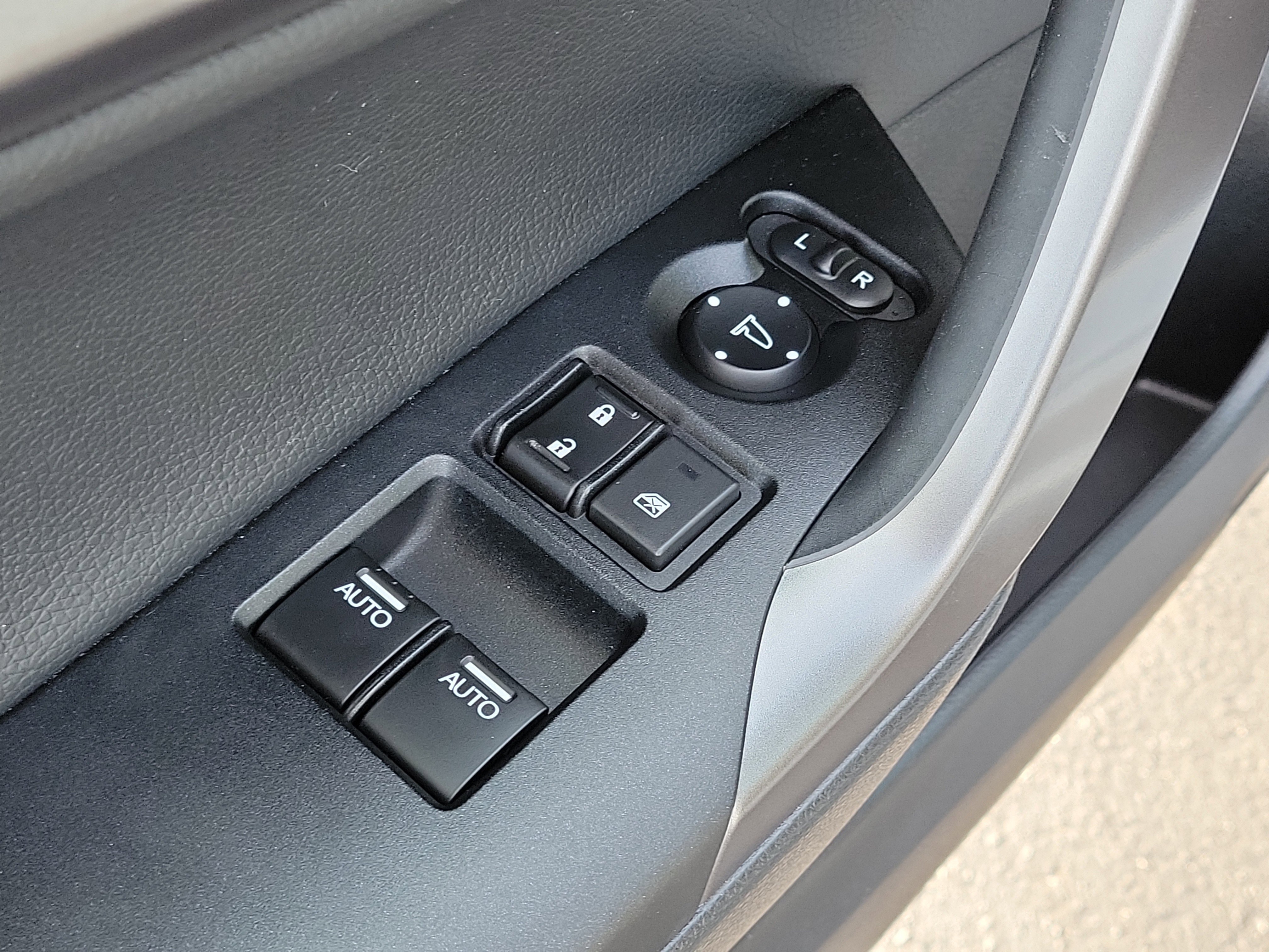 Used 2017 Honda Accord EX-L image 15