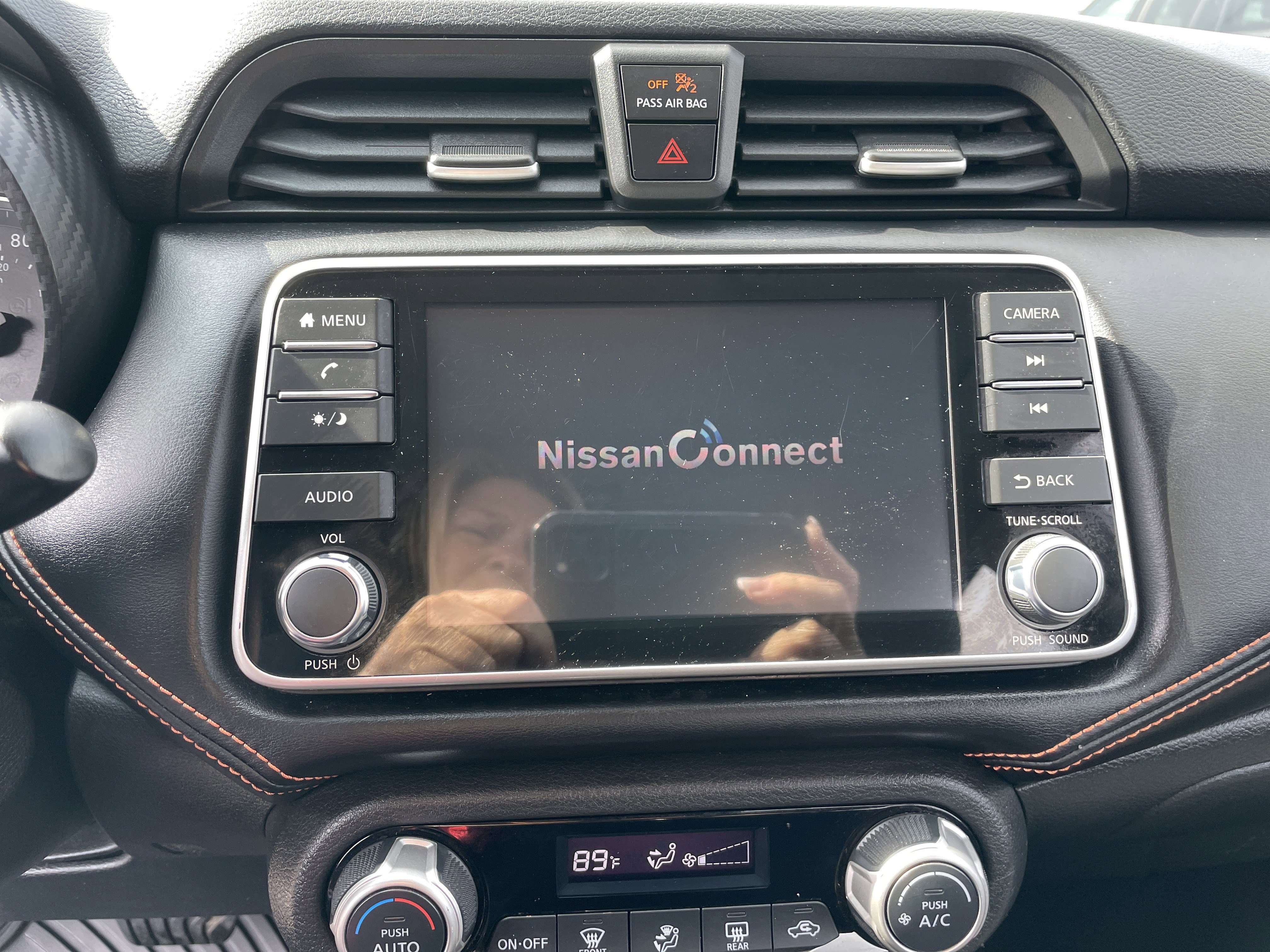 Used 2020 Nissan Versa SR image 39