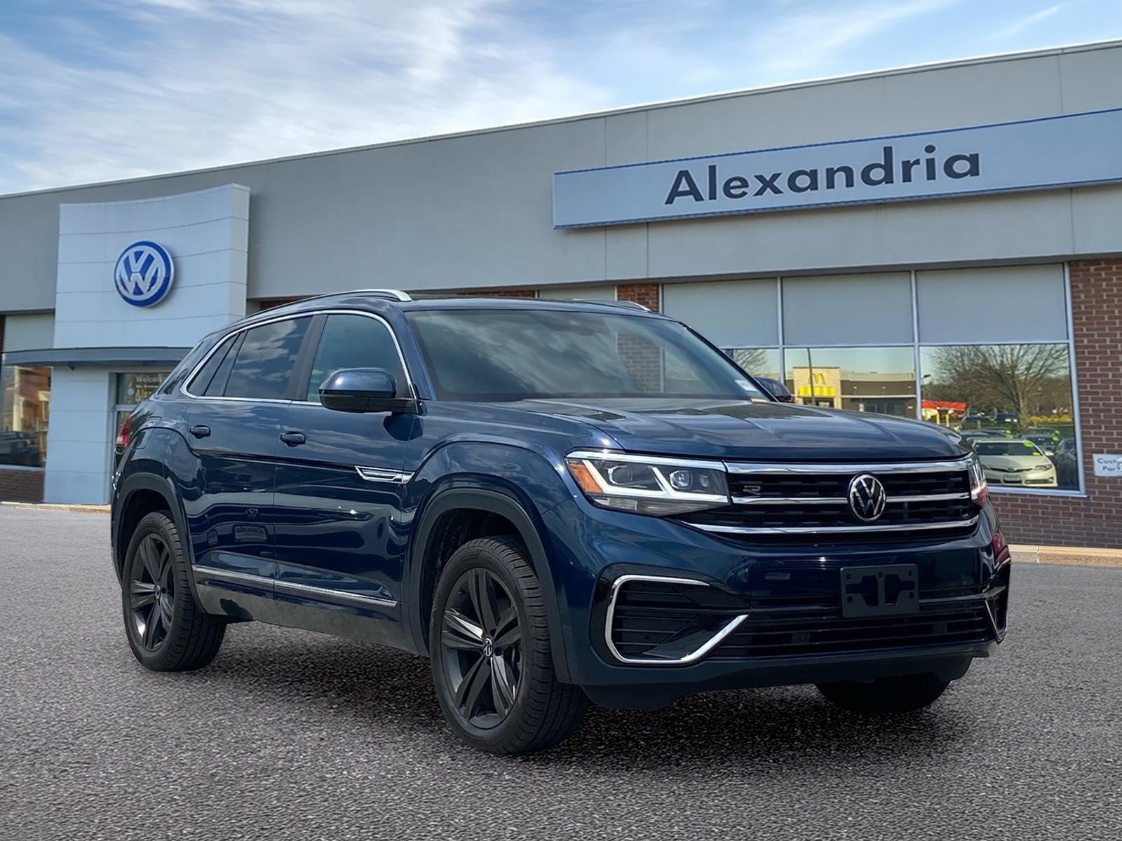 Certified 2022 Volkswagen Atlas Cross Sport SEL R-Line AWD/4WD image 1