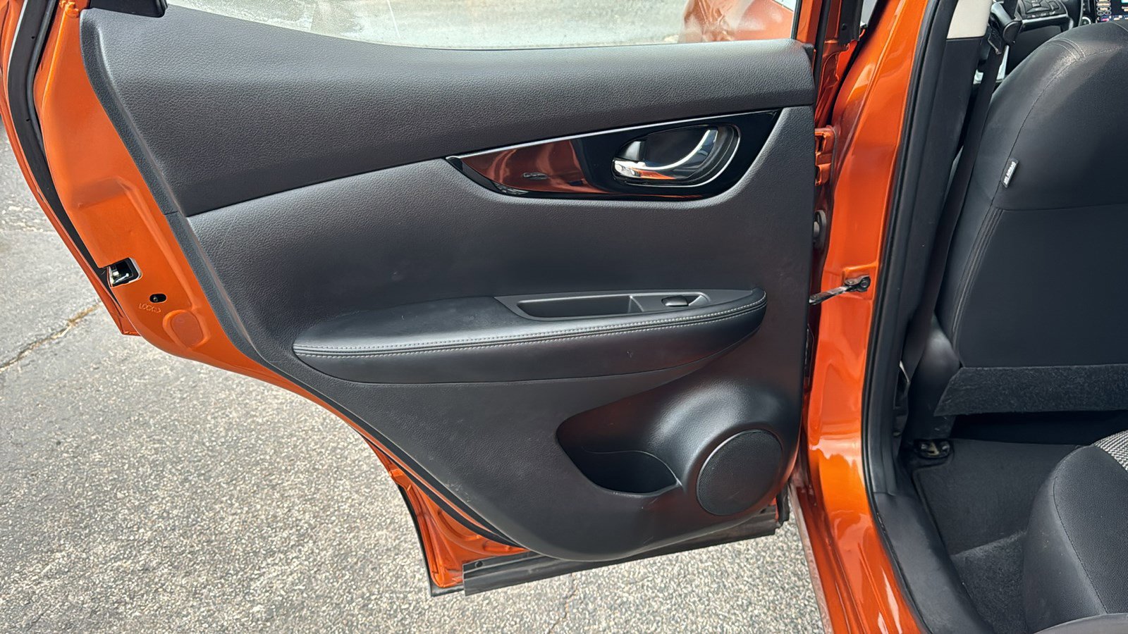 Used 2022 Nissan Rogue Sport SV image 18