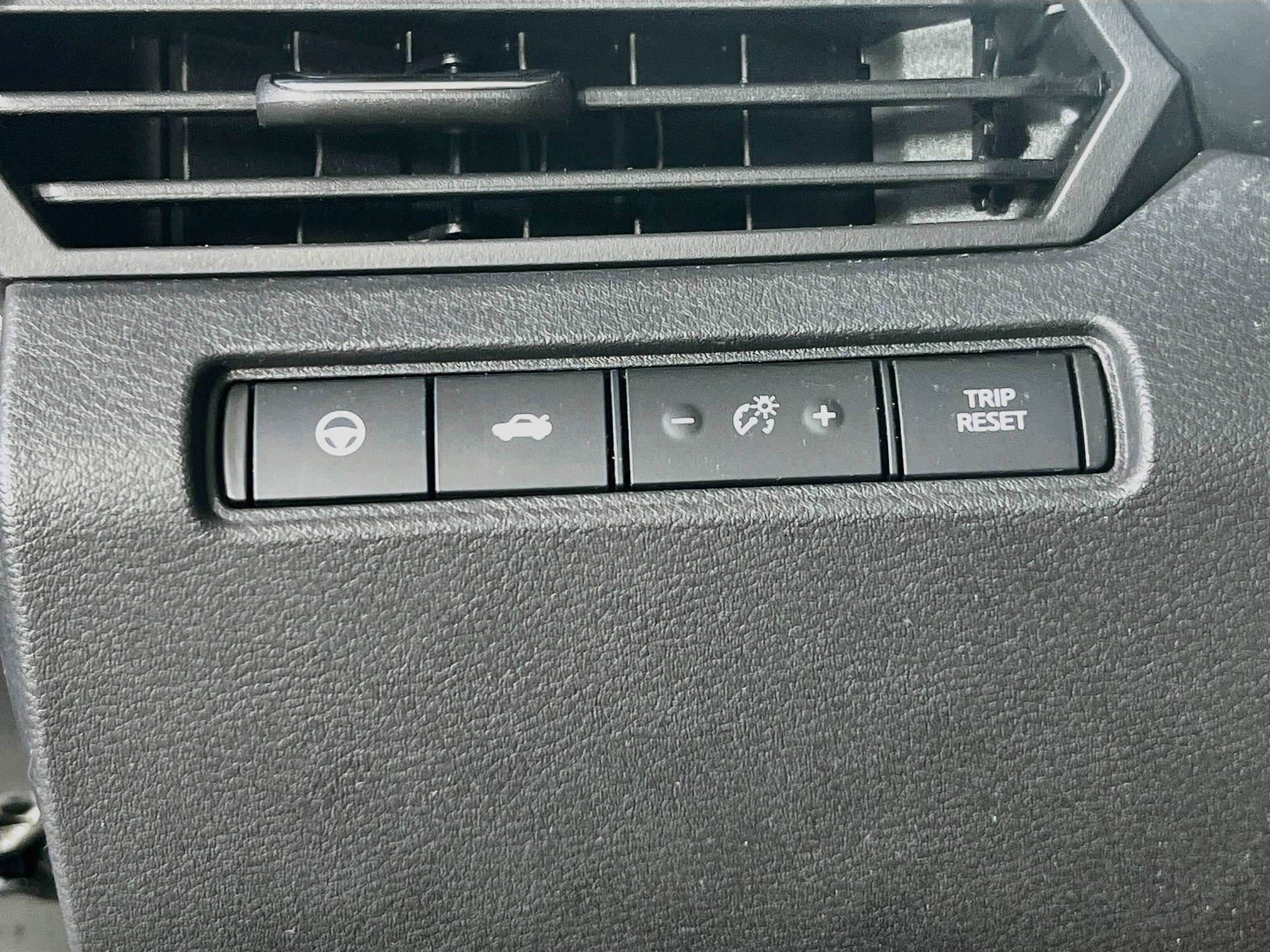 Used 2022 Nissan Altima 2.5 SV w/ SV Premium Package FWD image 10