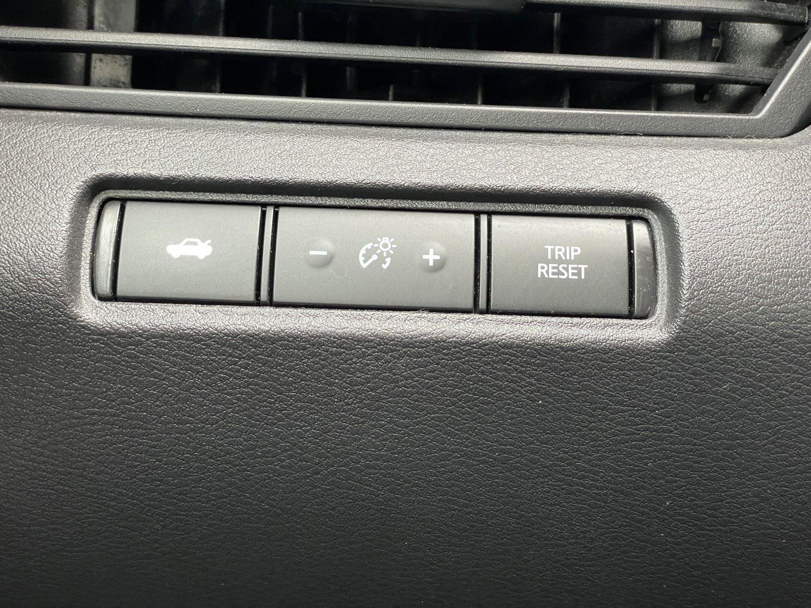 Used 2024 Nissan Altima 2.5 SV FWD image 29