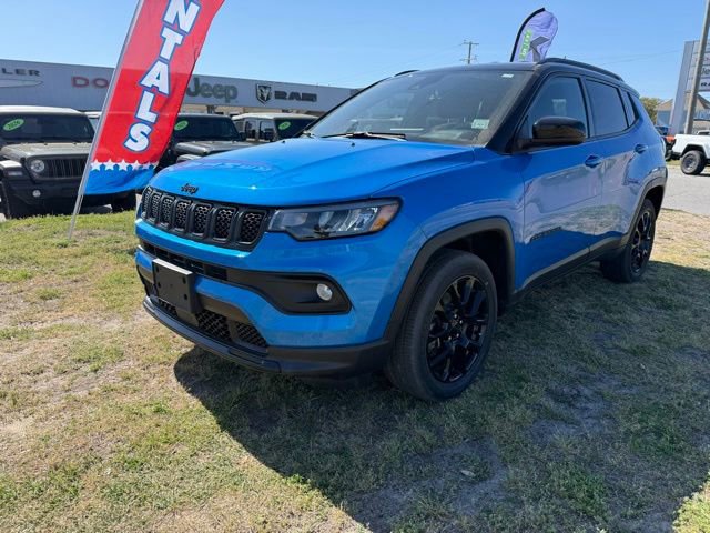 Used 2024 Jeep Compass Latitude w/ Altitude Special Edition image 3