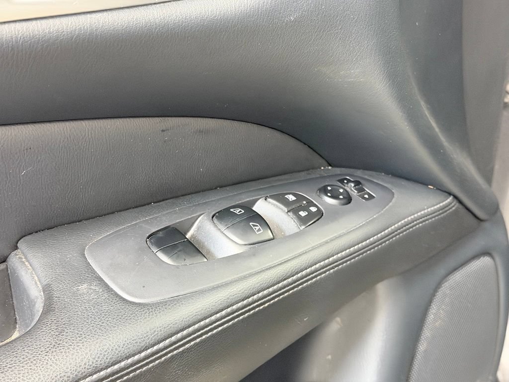 Used 2019 Nissan Pathfinder SV FWD image 10