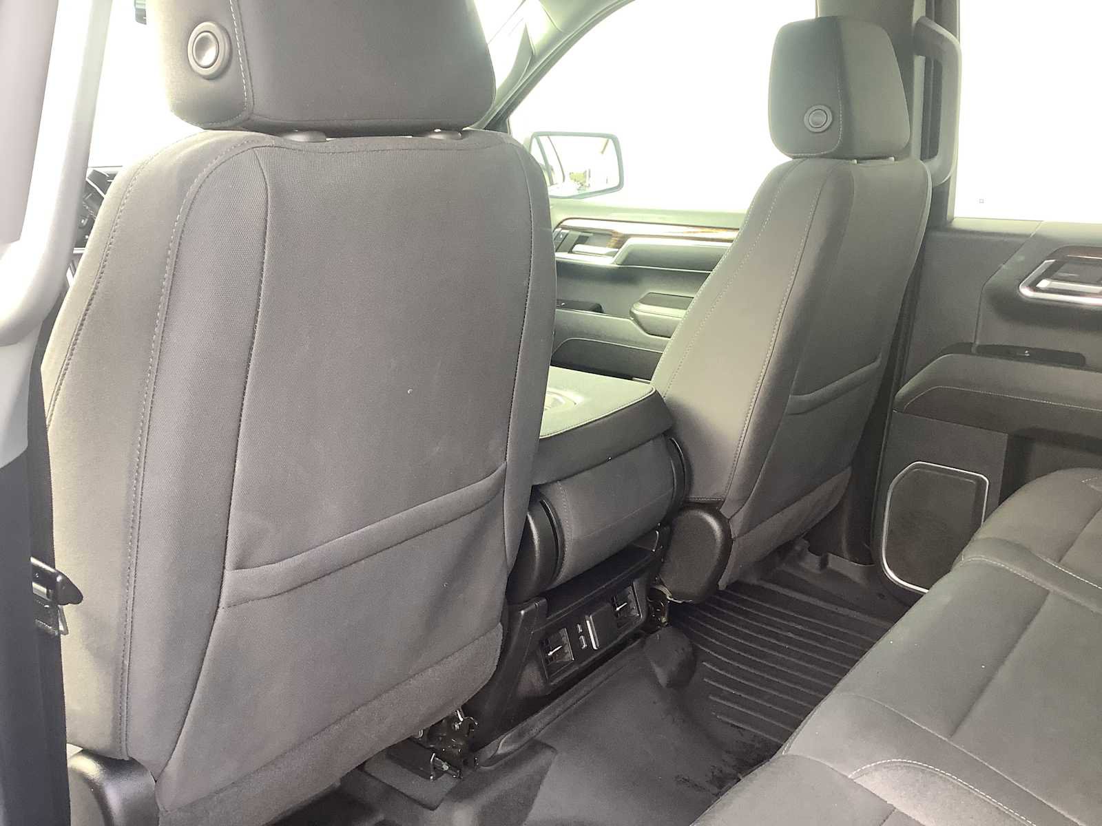 Used 2023 GMC Sierra 1500 SLE image 12