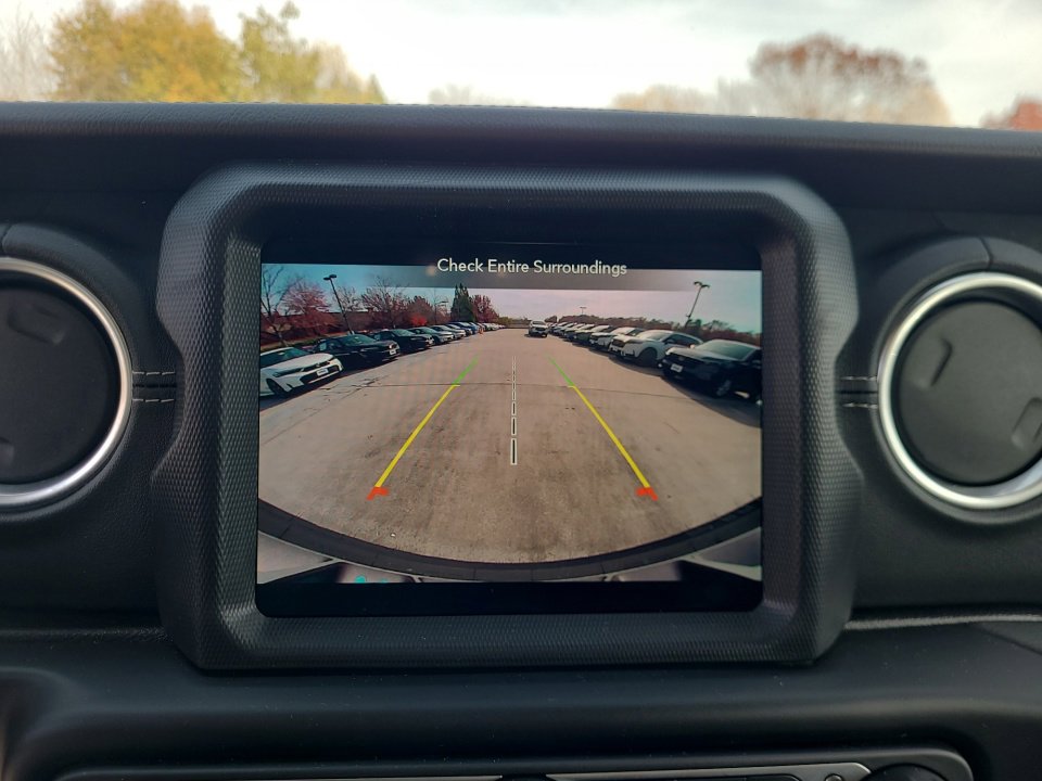 Used 2023 Jeep Wrangler Sahara w/ Cold Weather Group image 22