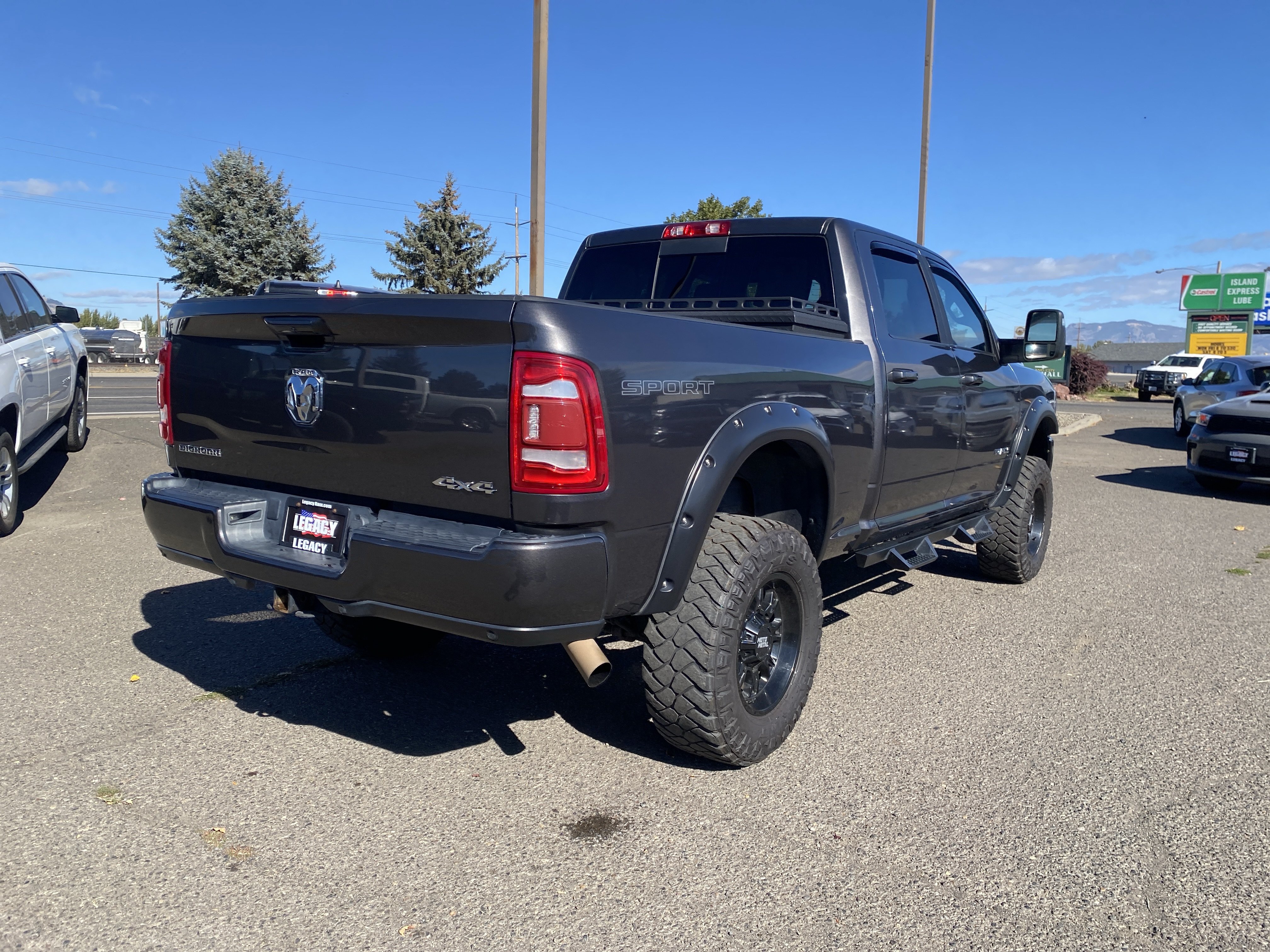 Used 2023 RAM 2500 Big Horn AWD/4WD image 3