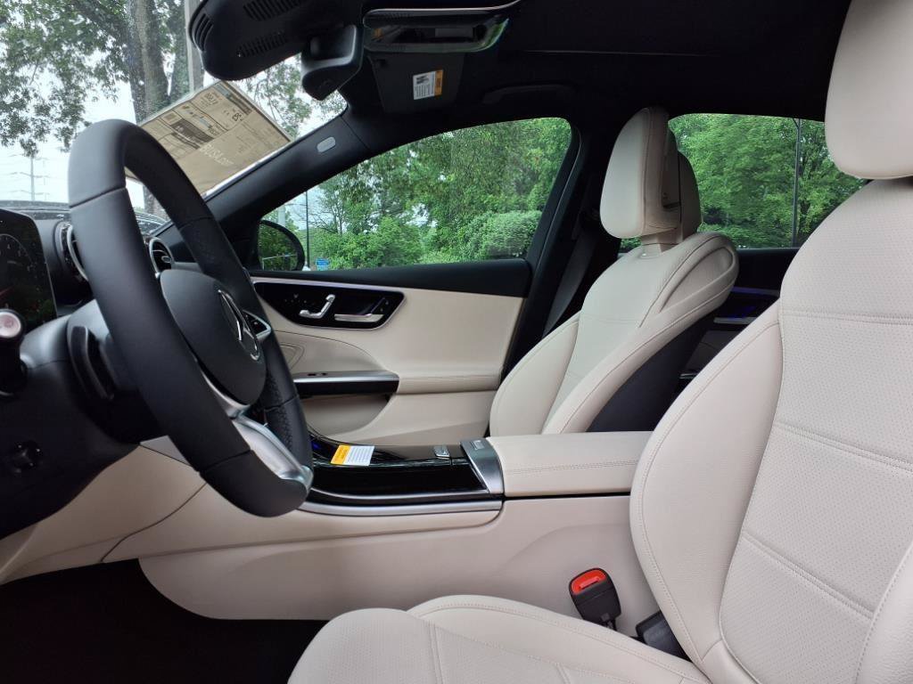 Used 2025 Mercedes-Benz C 300 Sedan image 8