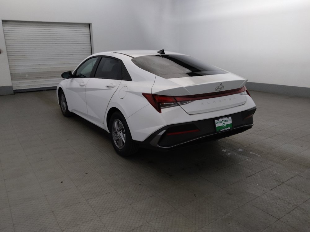 Used 2024 Hyundai Elantra SE FWD image 5