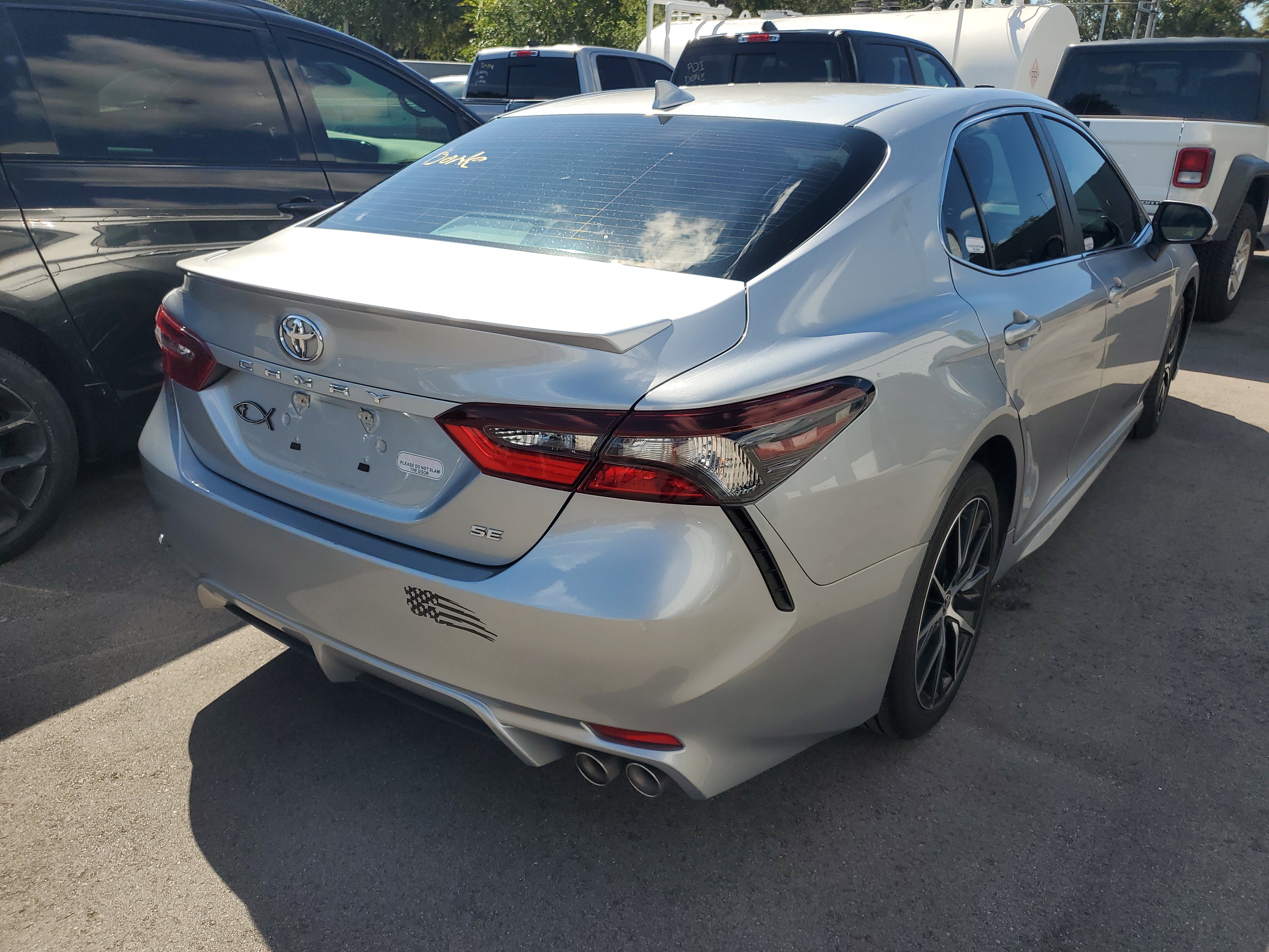 Used 2024 Toyota Camry SE w/ Convenience Package FWD image 5