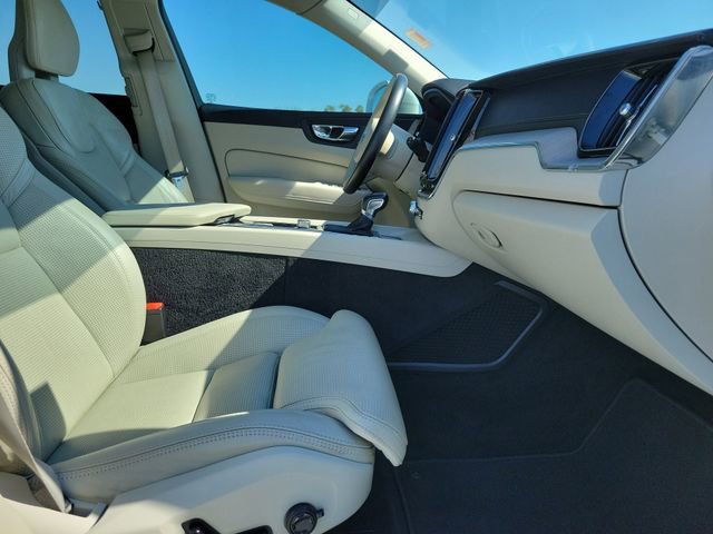 Used 2018 Volvo XC60 T6 Inscription w/ Luxury Seat Package image 20