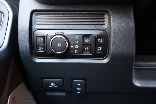 New 2026 Ford F250 Lariat w/ Black Appearance Package image 33