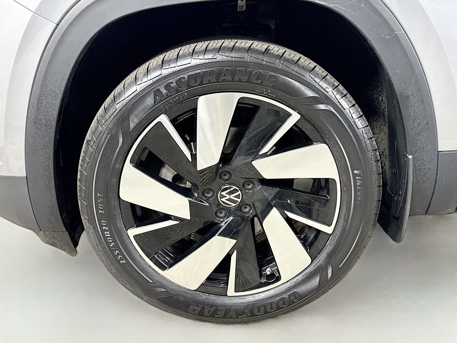 Certified 2024 Volkswagen Atlas Cross Sport SE w/ Panoramic Sunroof Package AWD/4WD image 29