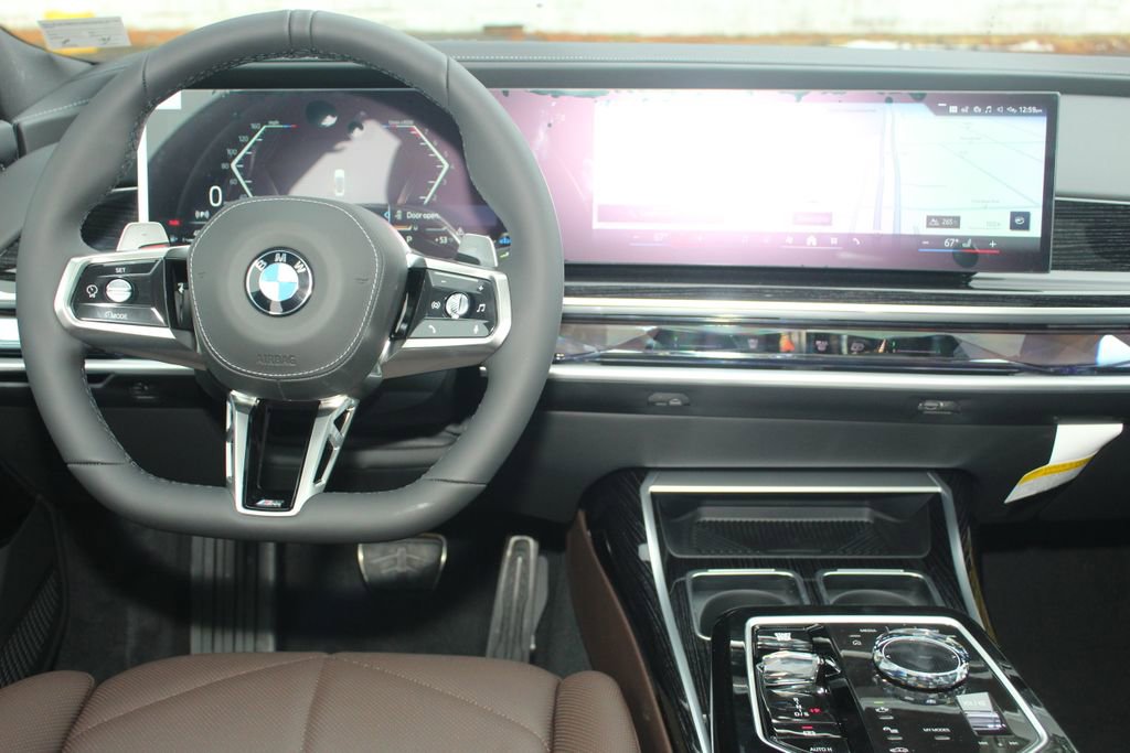 Used 2026 BMW 740i xDrive w/ Premium Package AWD/4WD image 18