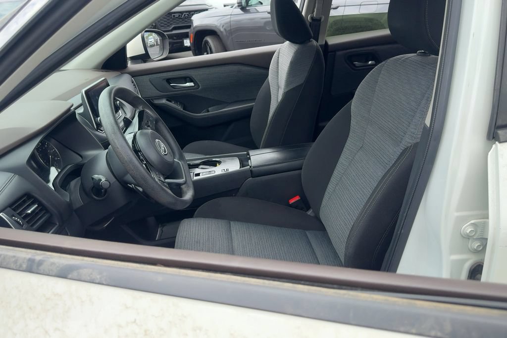 Used 2023 Nissan Rogue SV FWD image 11
