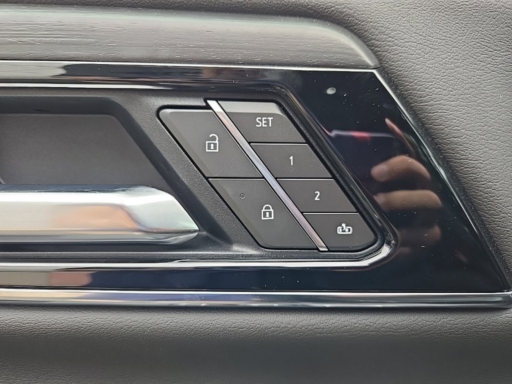 New 2026 GMC Yukon Denali AWD/4WD image 13