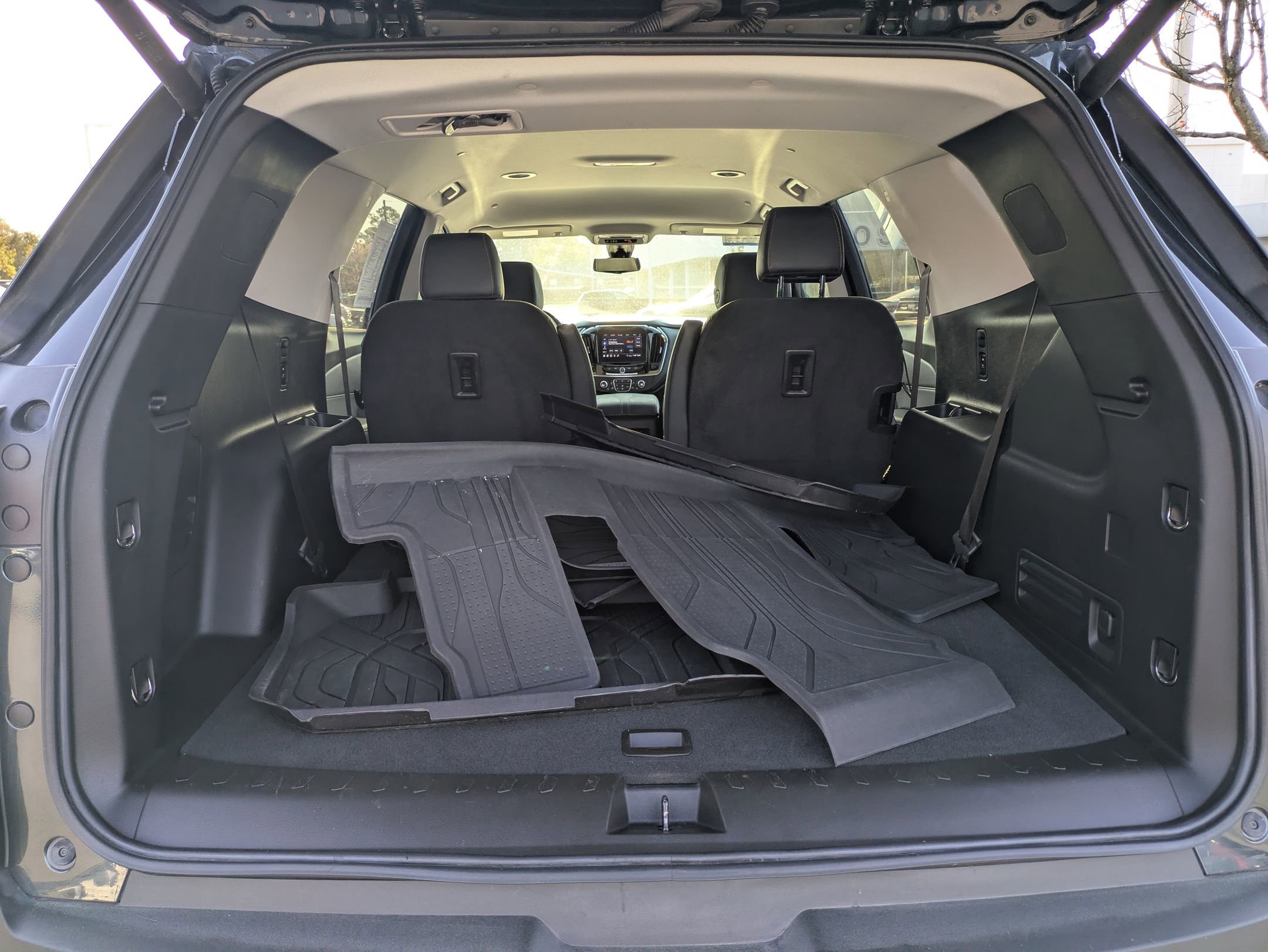 Used 2021 Chevrolet Traverse RS image 34