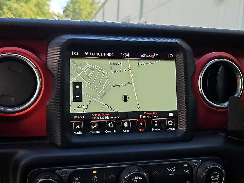 Used 2020 Jeep Wrangler Unlimited Rubicon w/ Dual Top Group AWD/4WD image 19
