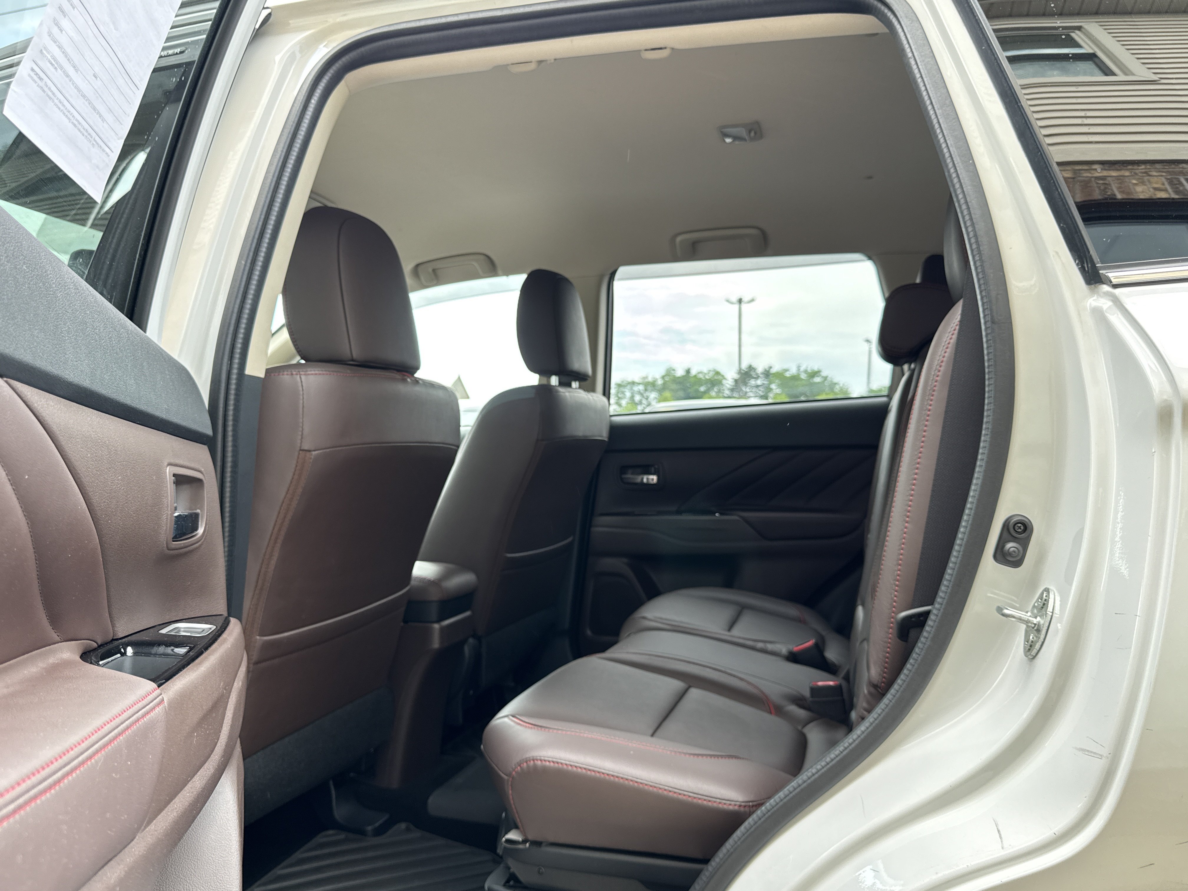 Used 2018 Mitsubishi Outlander SEL AWD/4WD image 10