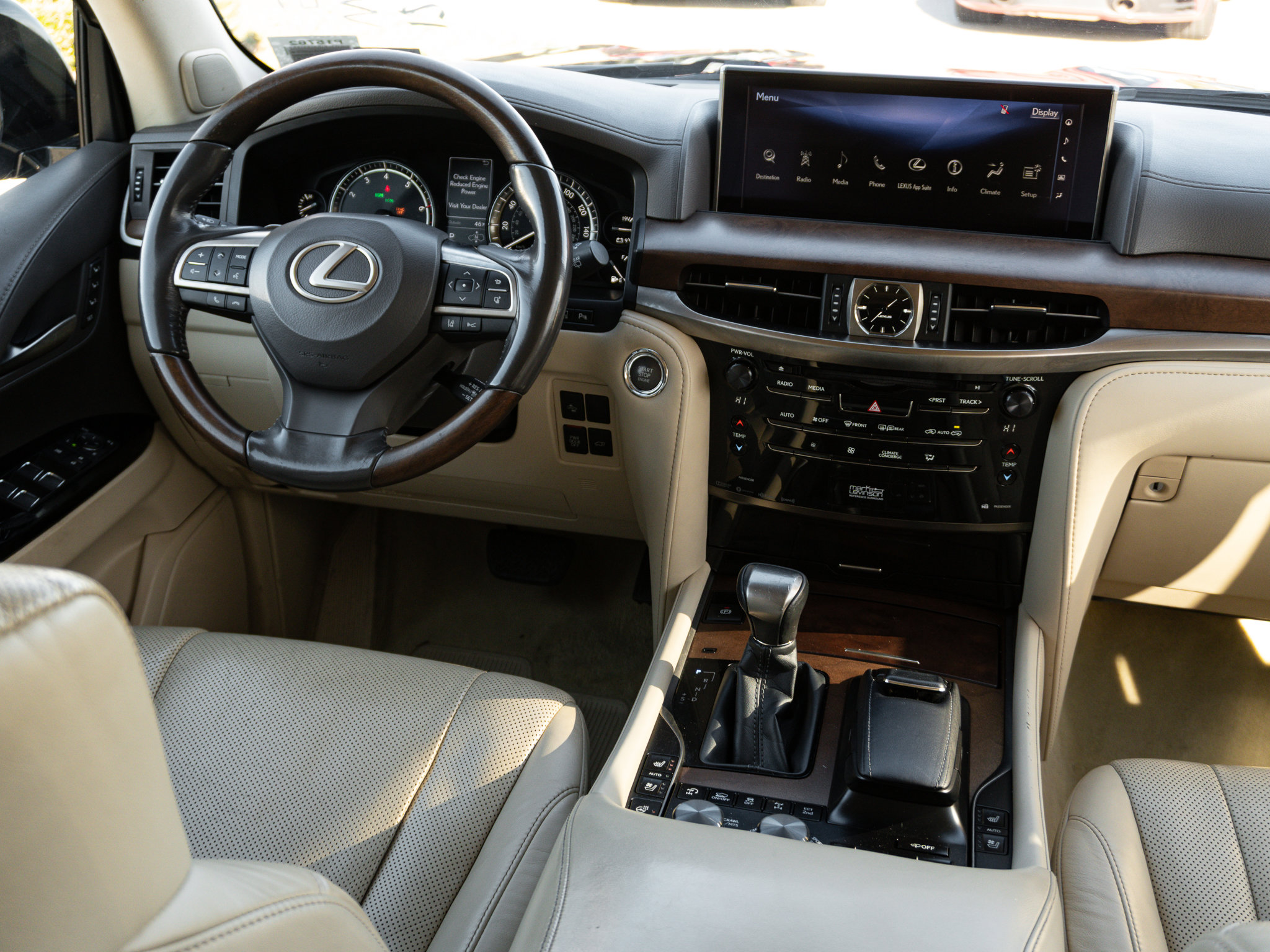 Used 2018 Lexus LX 570 4WD w/ Luxury Package image 27