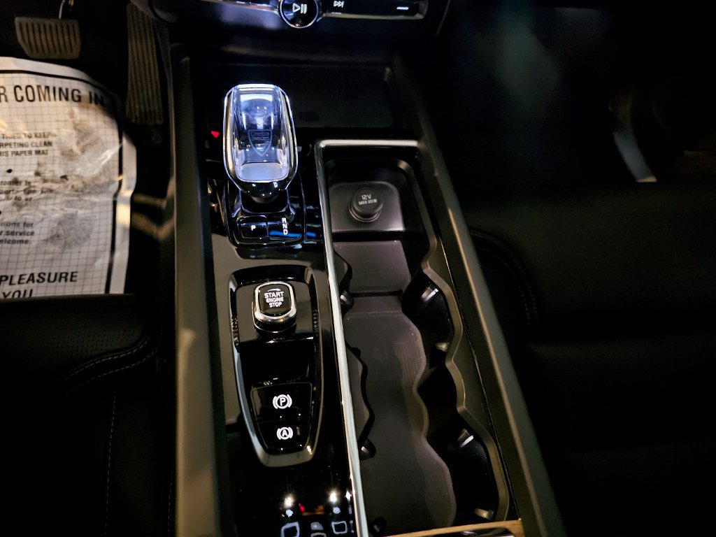 Certified 2026 Volvo XC60 T8 Ultra AWD/4WD image 25