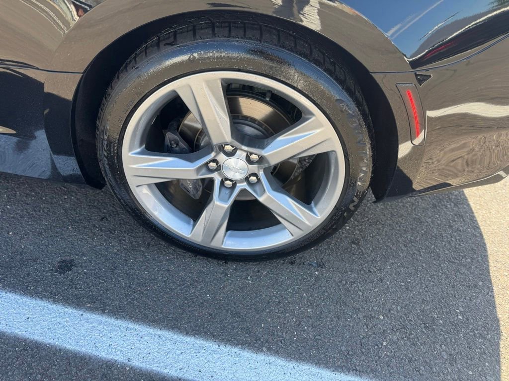 Used 2016 Chevrolet Camaro SS RWD image 17