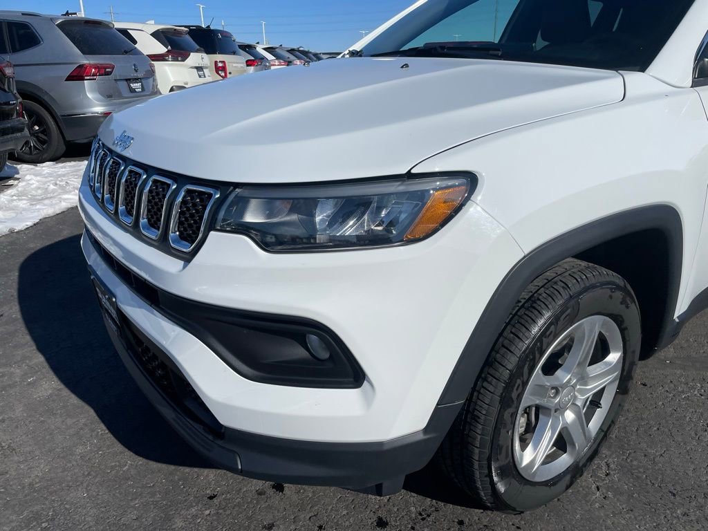 Used 2024 Jeep Compass Latitude image 32