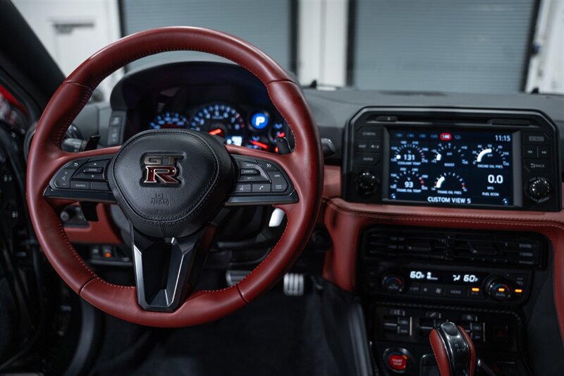Used 2021 Nissan GT-R Premium AWD/4WD image 43