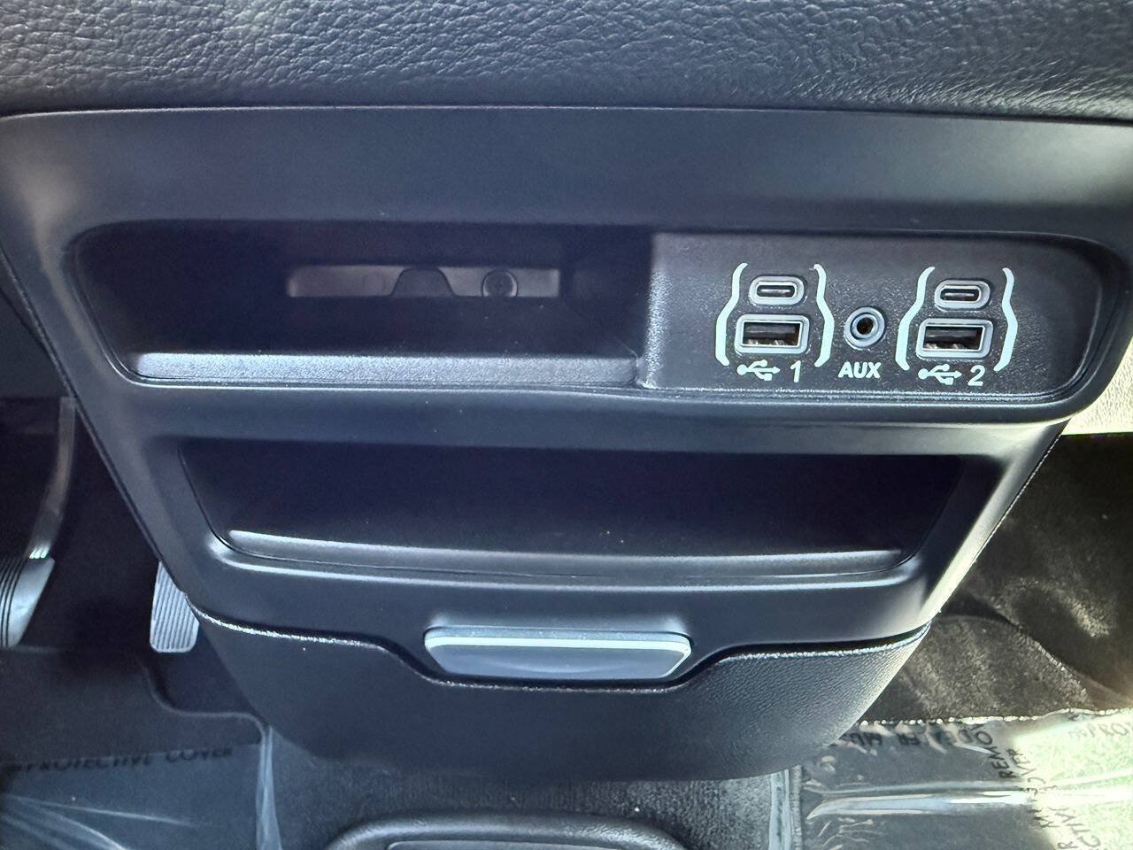 Used 2024 Chrysler Pacifica Touring FWD image 44
