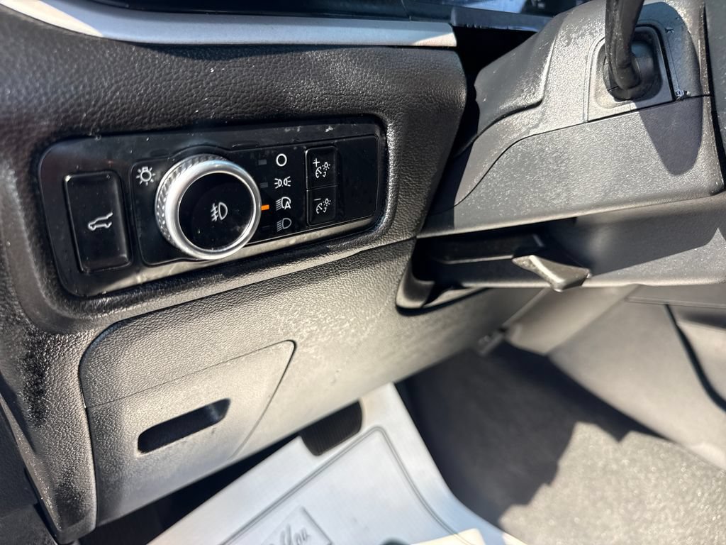 Used 2024 Ford Explorer XLT w/ Equipment Group 202A AWD/4WD image 29