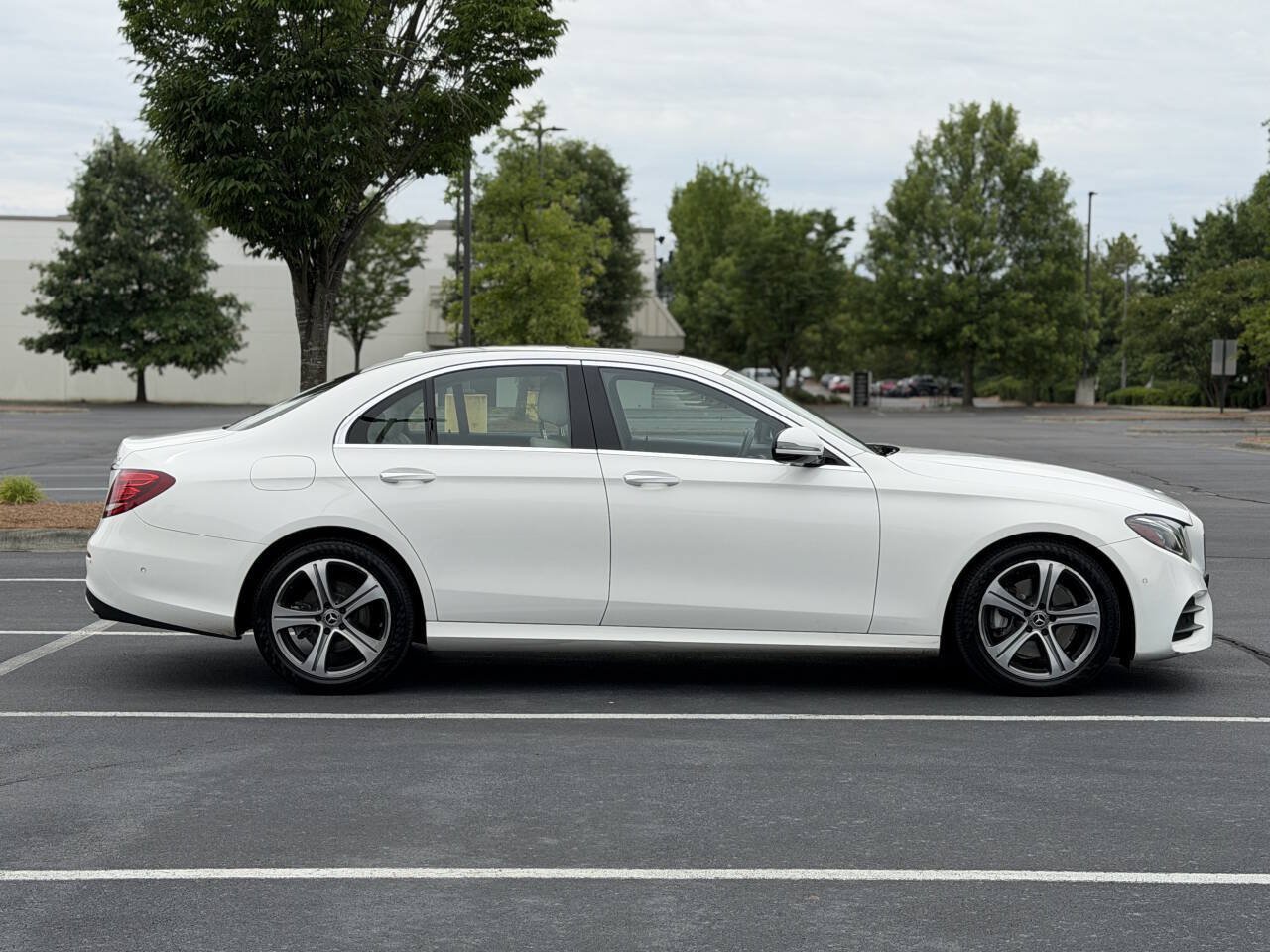 Used 2018 Mercedes-Benz E 300 4MATIC image 8