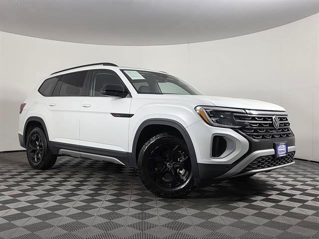 Used 2024 Volkswagen Atlas Peak Edition SEL AWD/4WD image 1