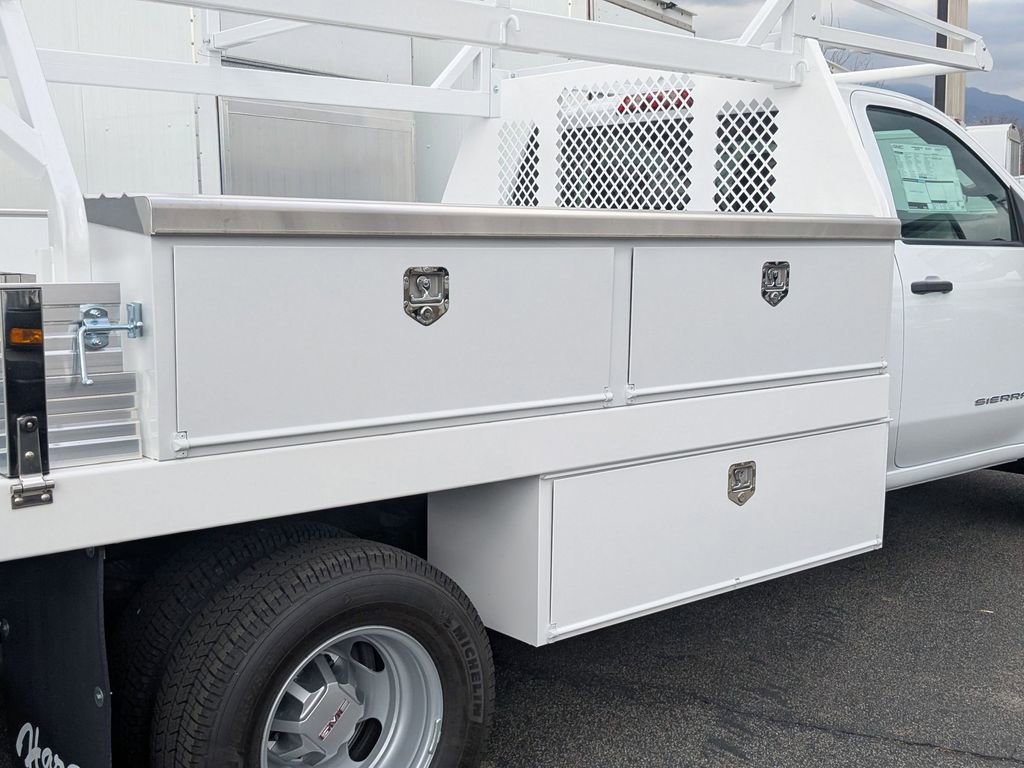 New 2026 GMC Sierra 3500 Pro w/ Convenience Package RWD image 15