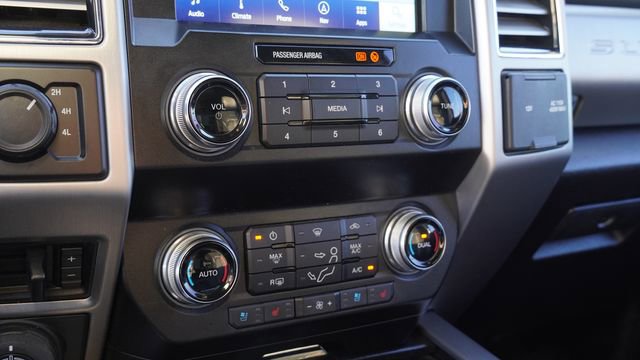 Used 2020 Ford F250 Platinum w/ FX4 Off-Road Package AWD/4WD image 23