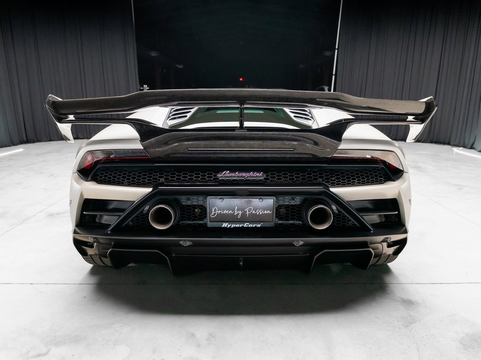 Used 2021 Lamborghini Huracan EVO RWD image 13