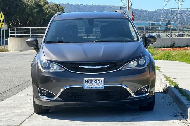 Used 2020 Chrysler Pacifica Touring-L image 9