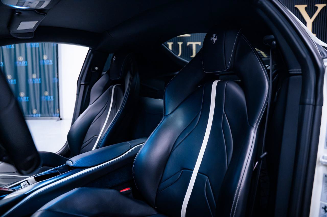Used 2018 Ferrari 812 Superfast RWD image 31