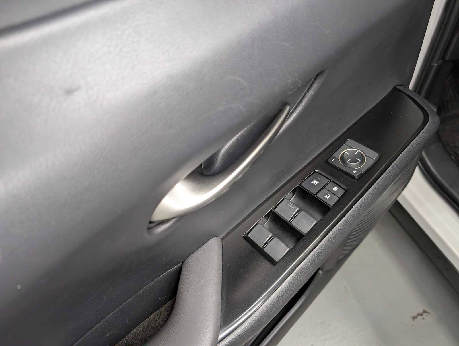 Used 2020 Lexus UX 250h w/ Premium Package image 39