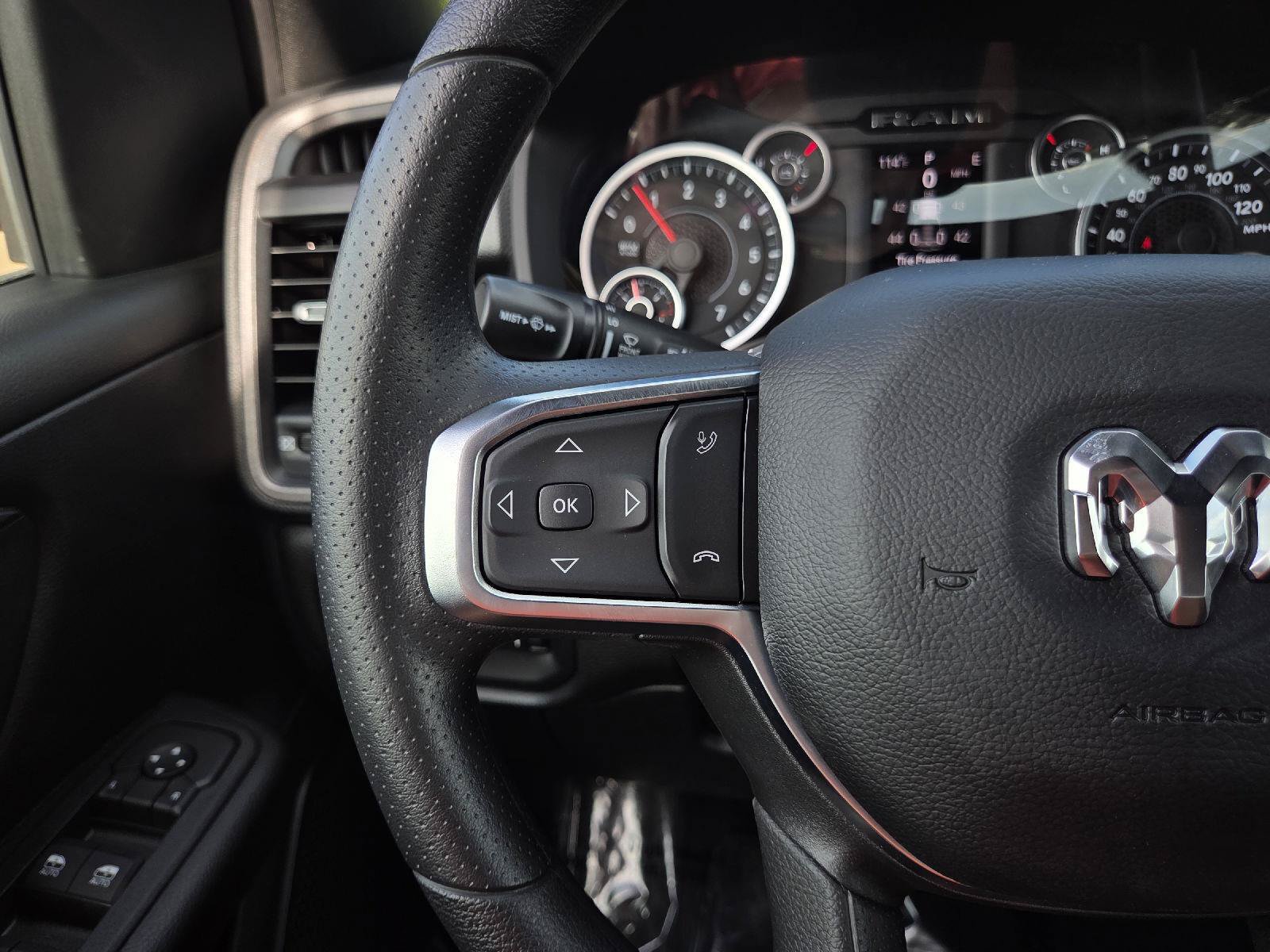 New 2026 RAM 1500 Express AWD/4WD image 19