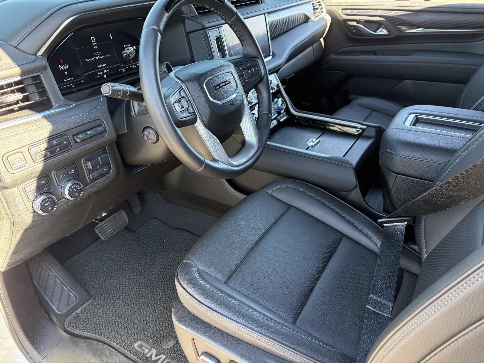 Certified 2023 GMC Yukon Denali w/ Denali Reserve Package AWD/4WD image 19