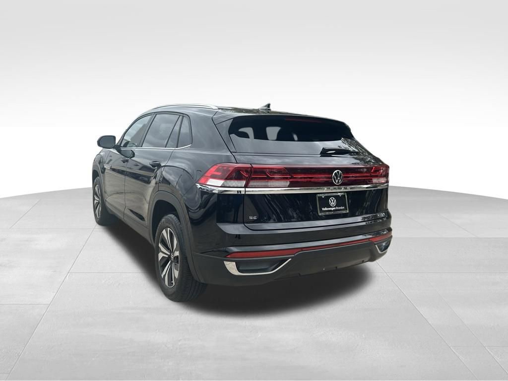 Certified 2024 Volkswagen Atlas Cross Sport SE image 3