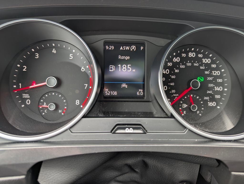 Used 2021 Volkswagen Tiguan SE R-Line image 28