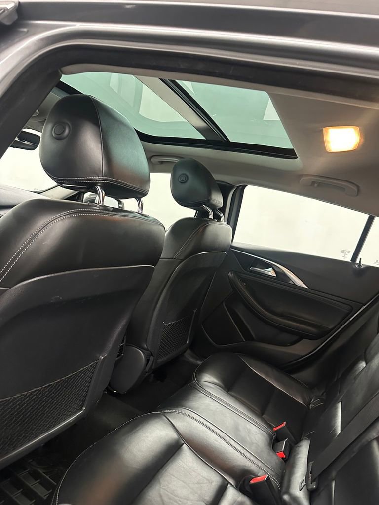 Used 2017 INFINITI QX30 Premium w/ Navigation Package image 26