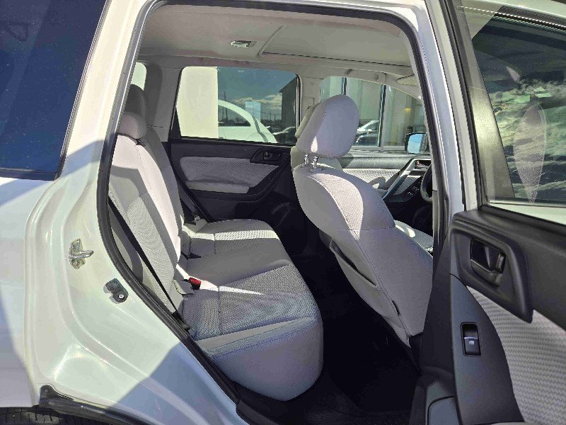 Used 2017 Subaru Forester 2.5i Premium w/ All-Weather Package image 12