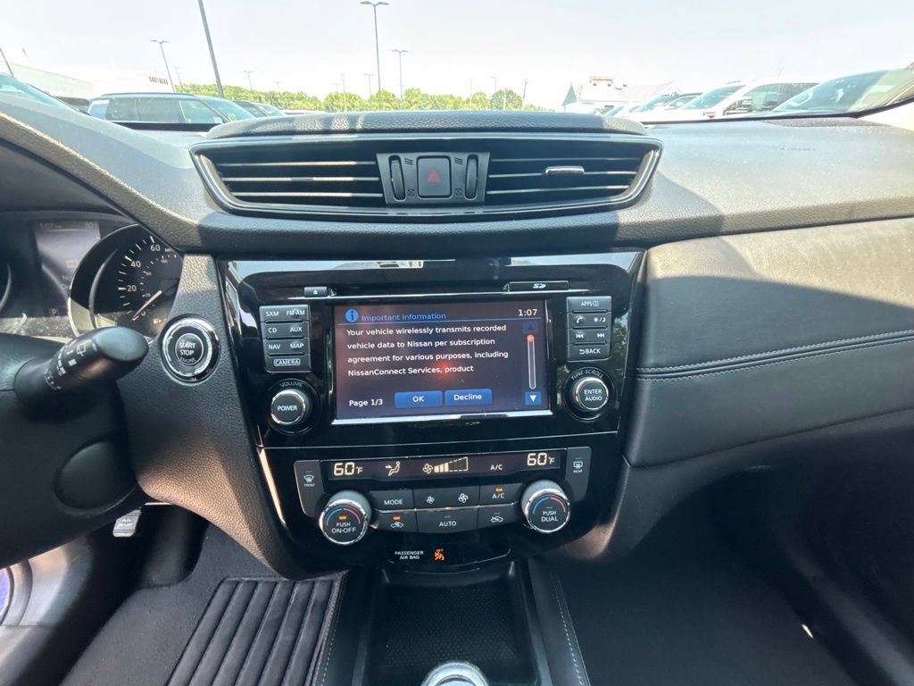 Used 2017 Nissan Rogue SL FWD image 14
