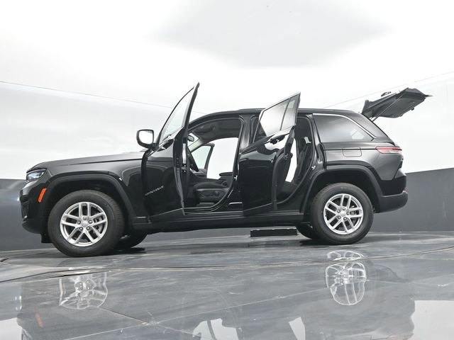 Used 2024 Jeep Grand Cherokee Laredo X image 66