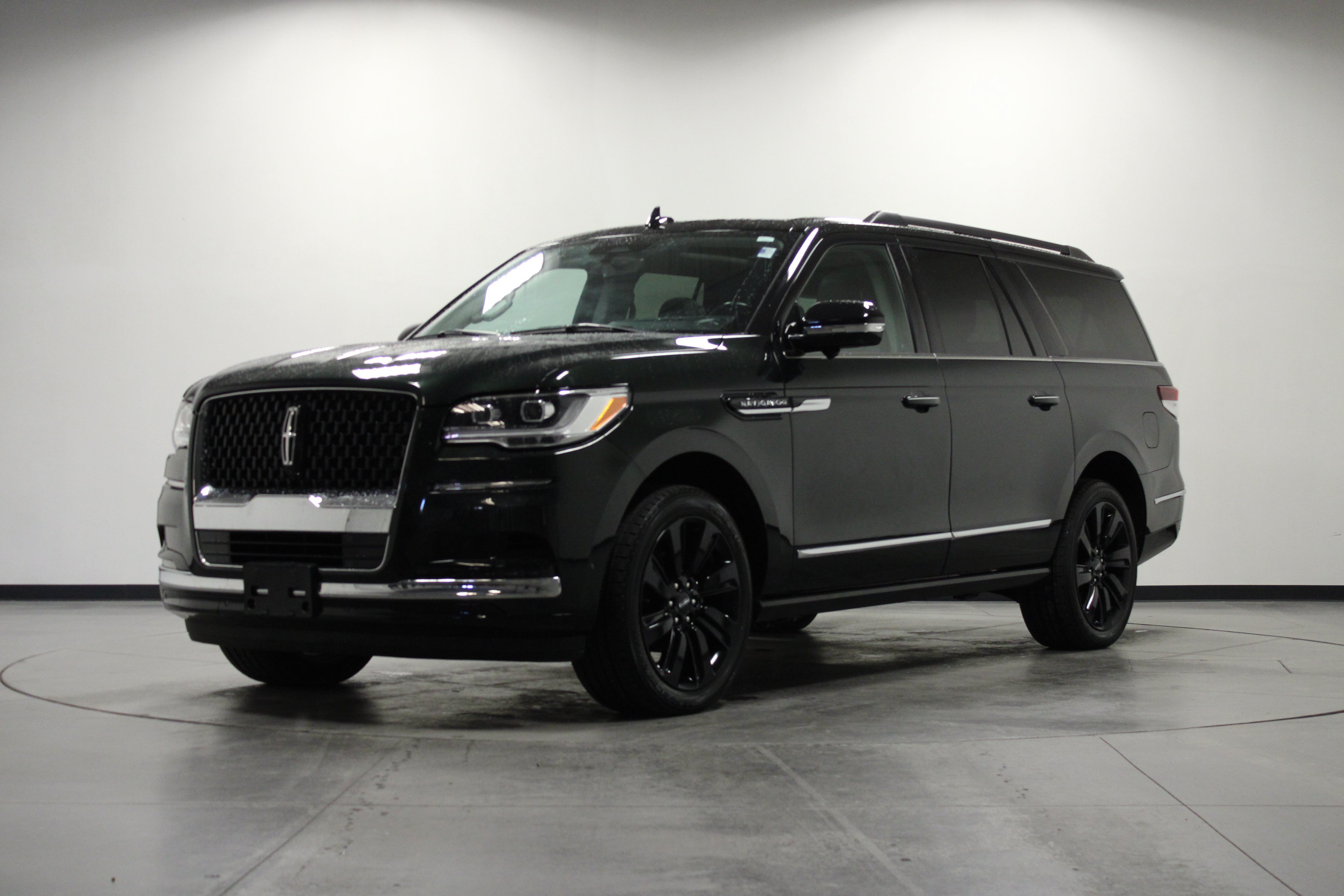 Used 2022 Lincoln Navigator L Black Label AWD/4WD image 8