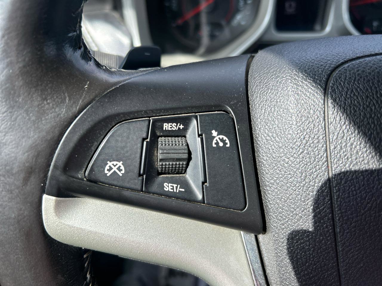 Used 2015 Chevrolet Camaro LT RWD image 14